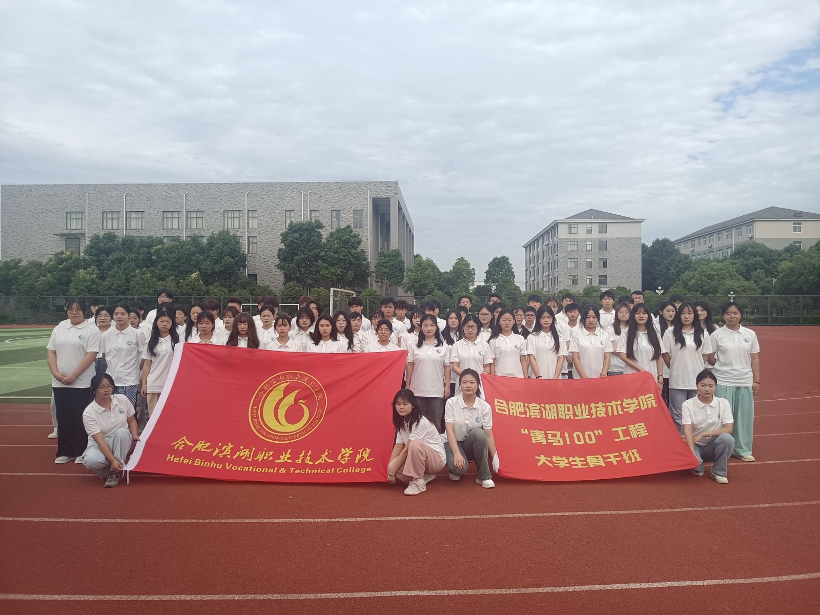 d52d5bcce72aa6c75817b2910bc64220.jpg
